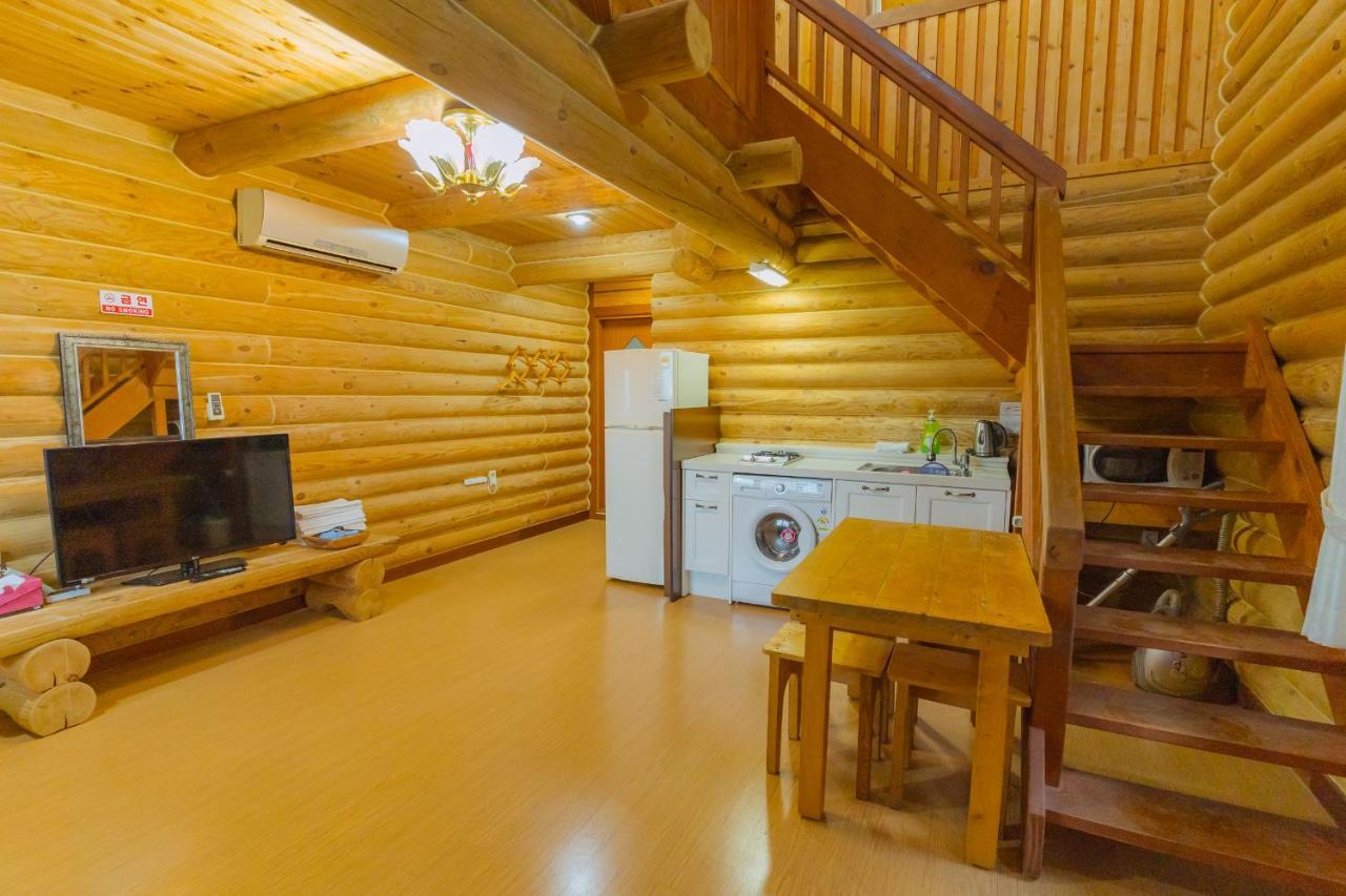 Jungmun Log Pension & Resort Согвіпо Екстер'єр фото