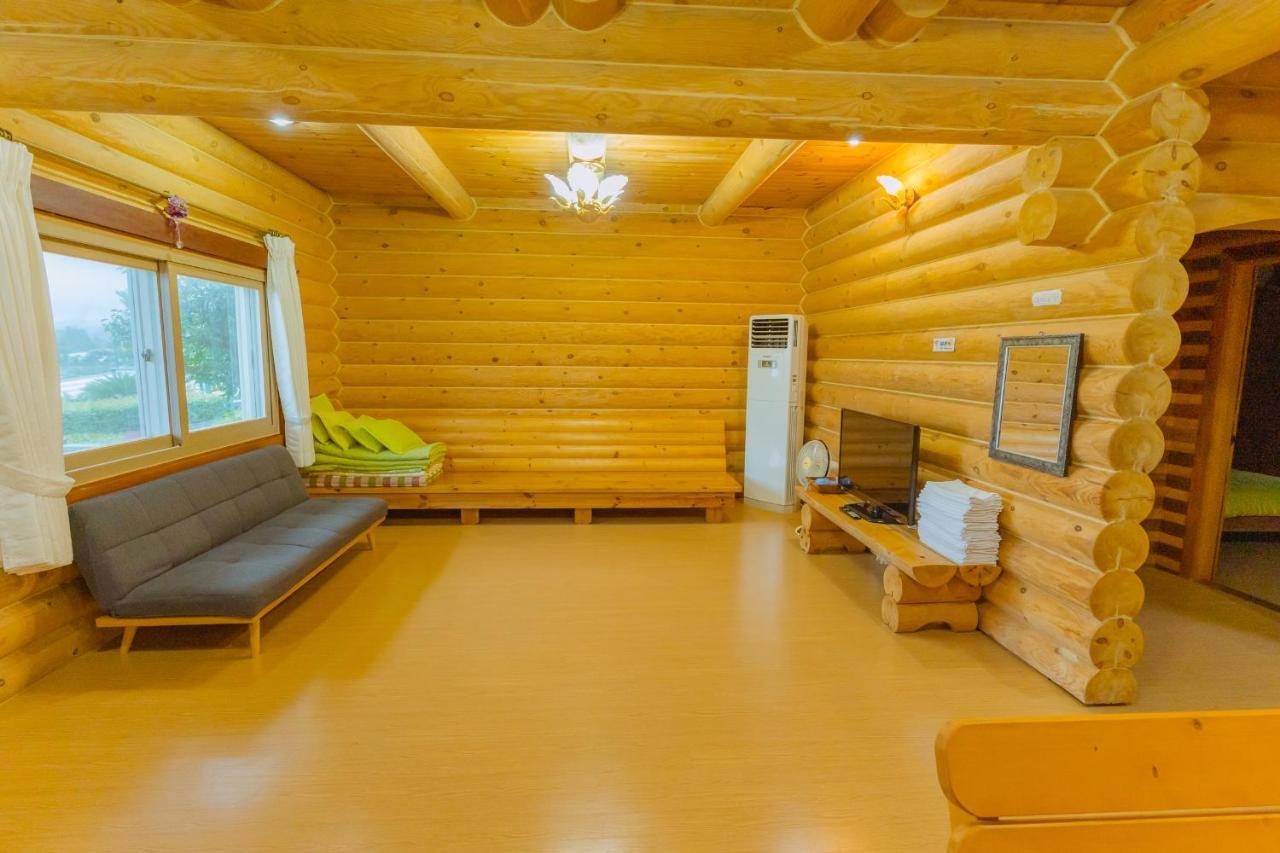Jungmun Log Pension & Resort Согвіпо Екстер'єр фото