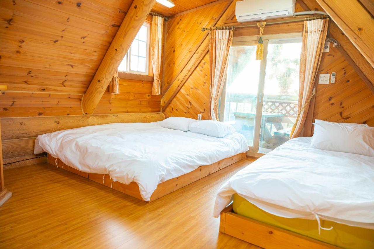 Jungmun Log Pension & Resort Согвіпо Екстер'єр фото
