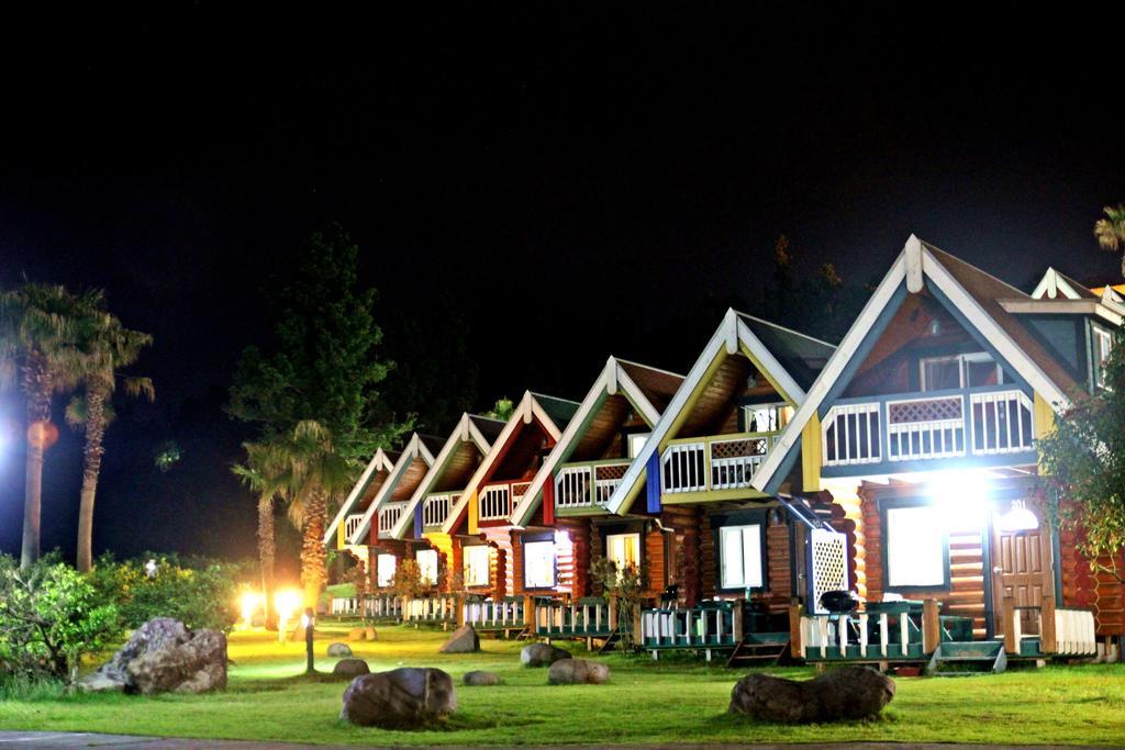 Jungmun Log Pension & Resort Согвіпо Екстер'єр фото