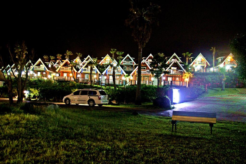 Jungmun Log Pension & Resort Согвіпо Екстер'єр фото