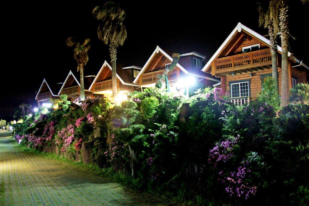 Jungmun Log Pension & Resort Согвіпо Екстер'єр фото