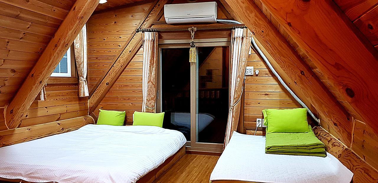 Jungmun Log Pension & Resort Согвіпо Екстер'єр фото